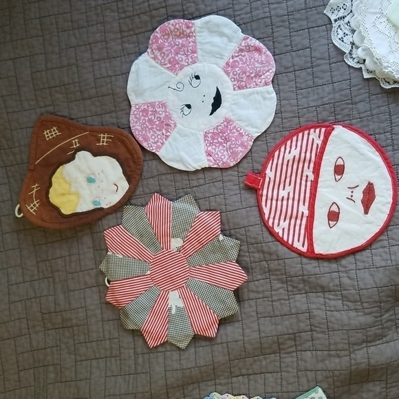 Vintage handmade hot pad/trivets/teapot warmer - Picture 6 of 8